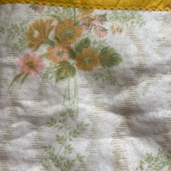 Vintage Wool Blanket Satin Trim Floral Mustard Yellow Botanical Wildflowers Boho - Picture 11 of 11